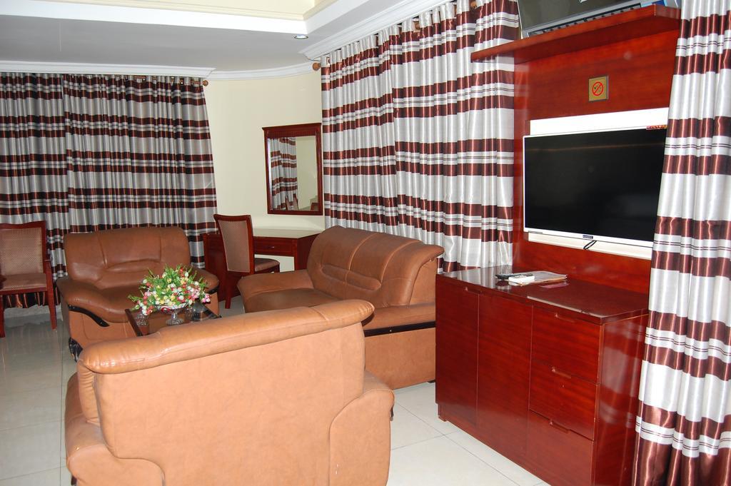 Donsuite Hotel Dar es Salaam Zewnętrze zdjęcie